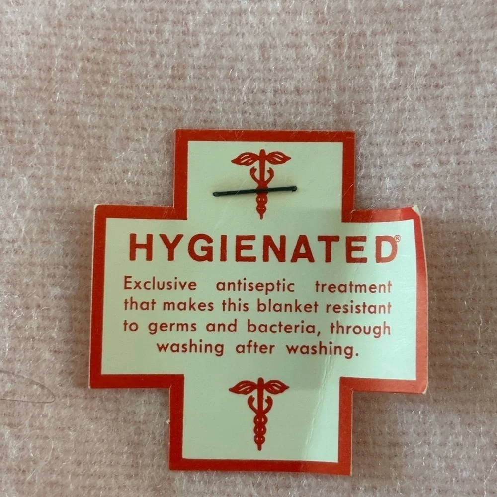 NWT- VTG Chatham Blanket 72